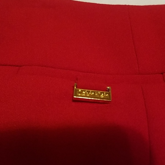 Red calvin klein  skirt. - Picture 5 of 6